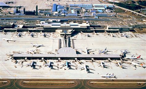 hermes narita airport terminal 2|Hermès Tokyo Narita International Airport, T2.